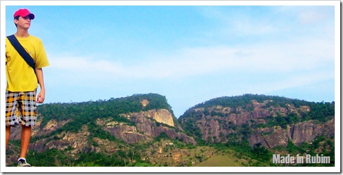 Kawan Dutra - Responsavel (ao fundo um dos lugares mais conhecidos e lindos de Rubim, a Serra da Cangalha)